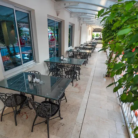 Hotel Kleopatra Celine 3*