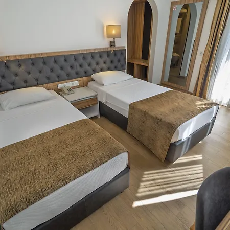 Hotel Kleopatra Celine 3*