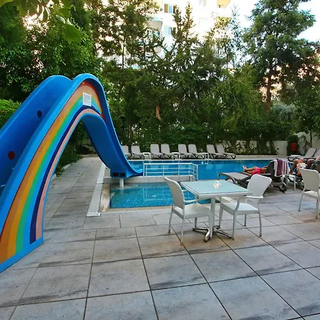 Kleopatra Celine 3* Alanya