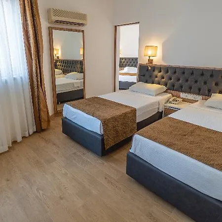 Hotel Kleopatra Celine 3*